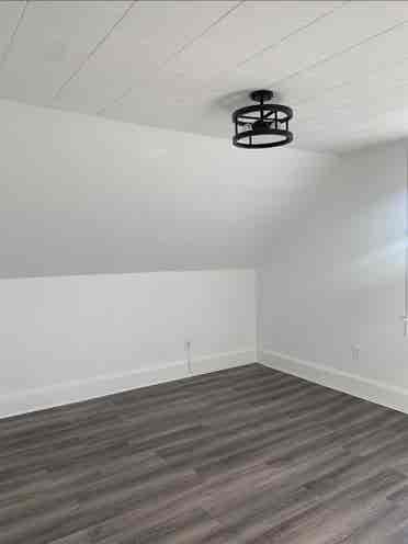 FEMALES ROOMMATES - TWO BEDROOMS