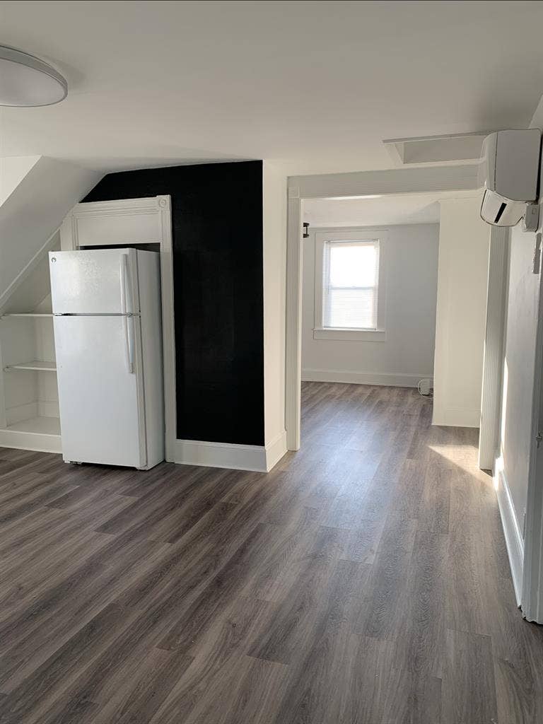 FEMALES ROOMMATES - TWO BEDROOMS