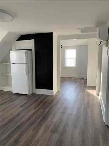 FEMALES ROOMMATES - TWO BEDROOMS