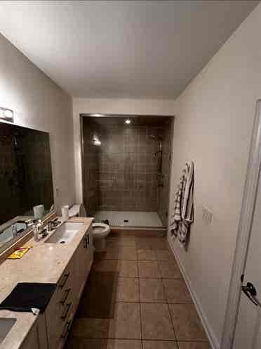 Luxurious Master bedroom for Rent