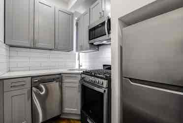 Large room, full amenities, laundry