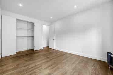 Large room, full amenities, laundry