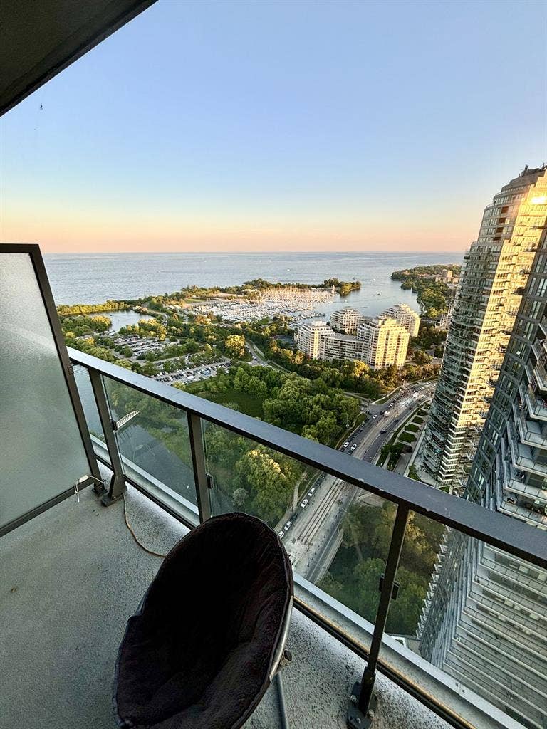 Furnished  bath condo