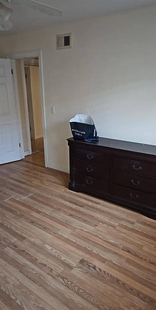 2 rooms available. 1 master