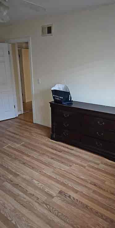 2 rooms available. 1 master
