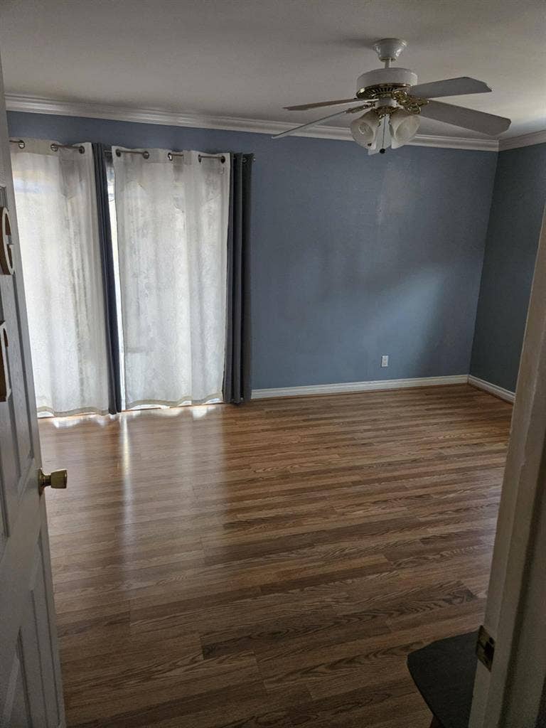 2 rooms available. 1 master