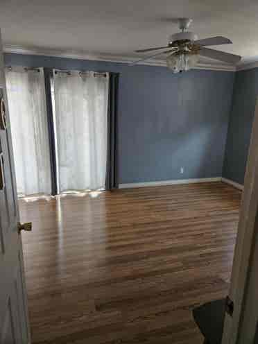 2 rooms available. 1 master