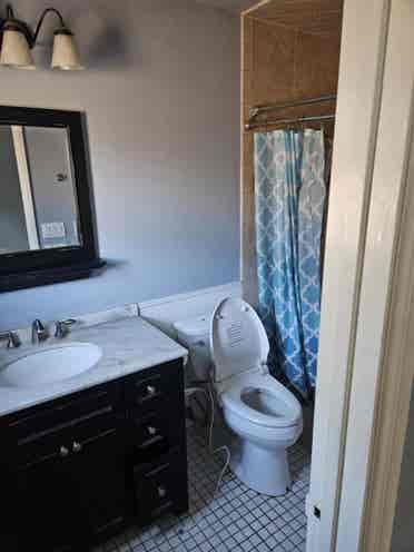 2 rooms available. 1 master