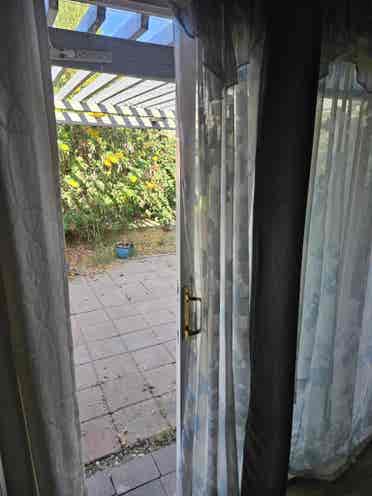 2 rooms available. 1 master