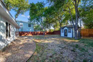 1 BR in Austin