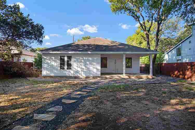 1 BR in Austin