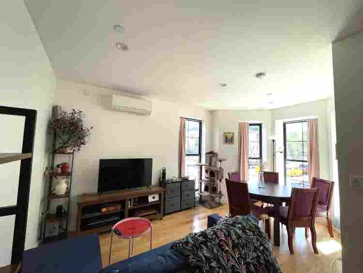 IMMEDIATE Move In! HUGE, NEW Room!