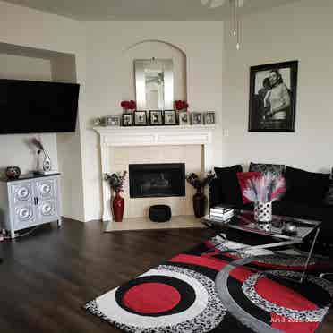 FURNISHED ROOM IN LUXURY HOME