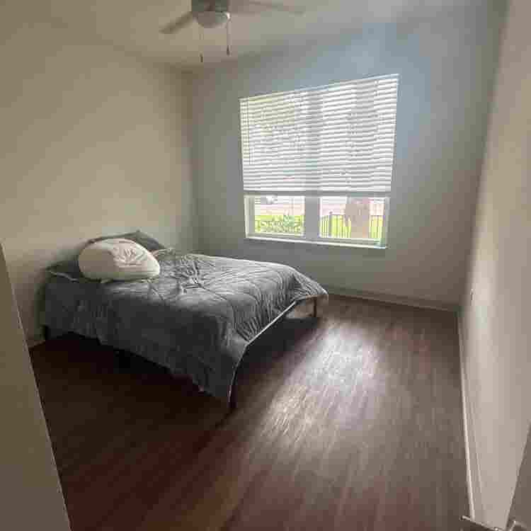 Private room and bathroom