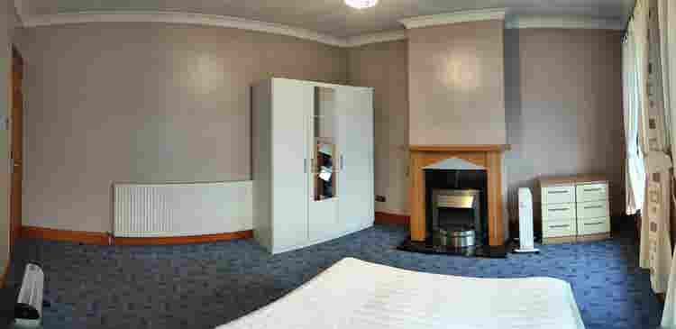 1 flatmate in a 2 bedroom flat