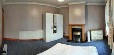 1 flatmate in a 2 bedroom flat