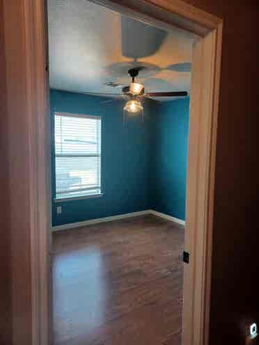 Room available in modern house