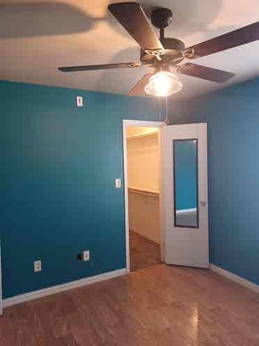 Room available in modern house