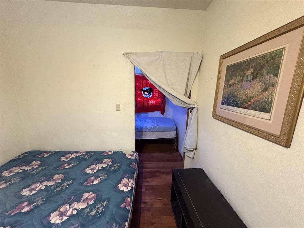 Room for rent!