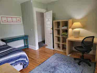 Room in a coed ba house