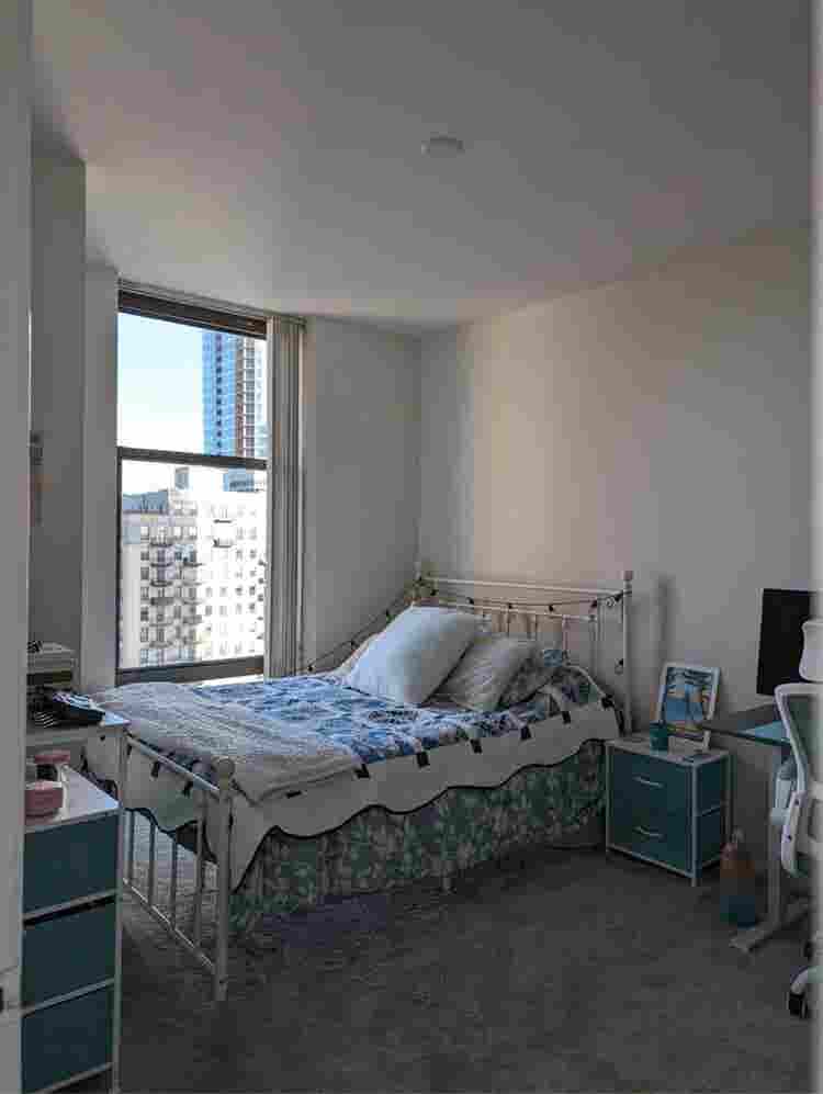 Bedroom available 
in the loop