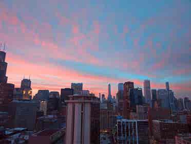 Bedroom available 
in the loop