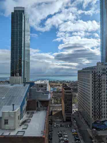 Bedroom available 
in the loop
