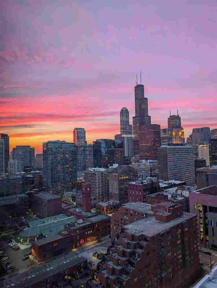 Bedroom available 
in the loop