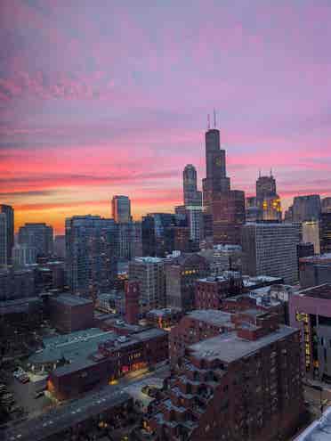 Bedroom available 
in the loop