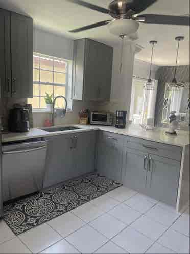 Room for rent in coconut creek