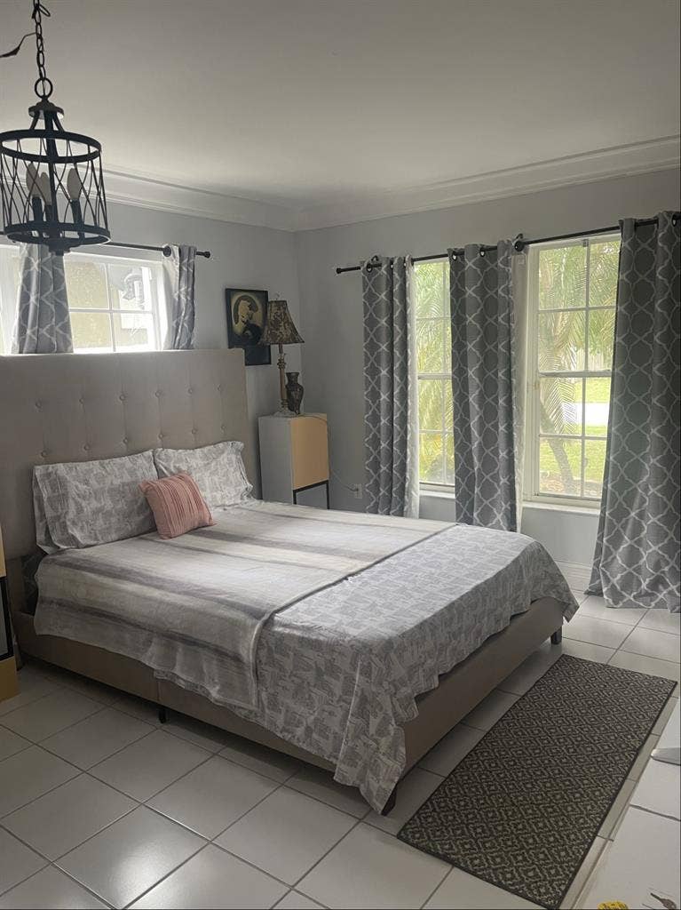 Room for rent in coconut creek