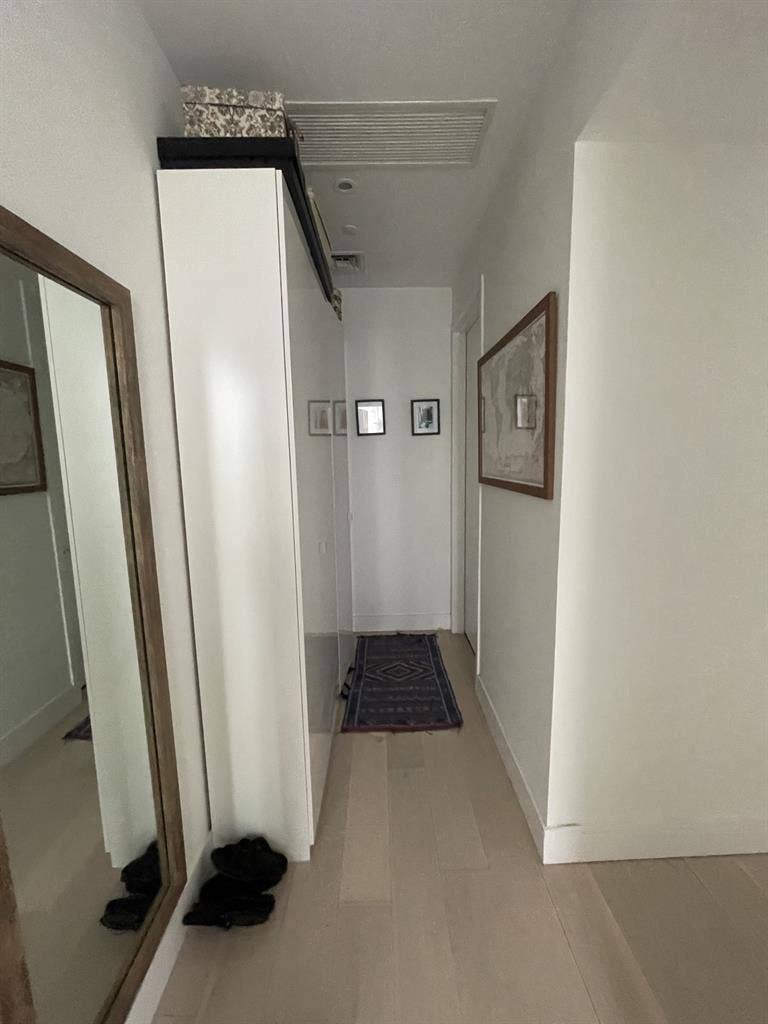 Looking for a roommate for August