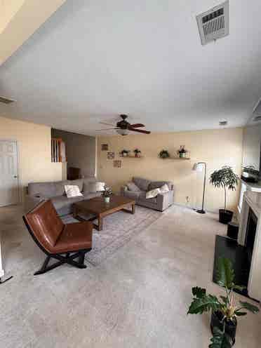 Private bedroom minutes from KSU