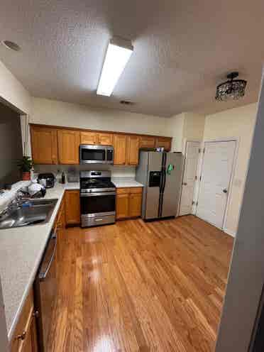 Private bedroom minutes from KSU