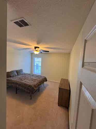 Private bedroom minutes from KSU