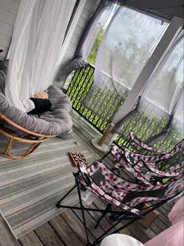 Queen furnished bedroom
