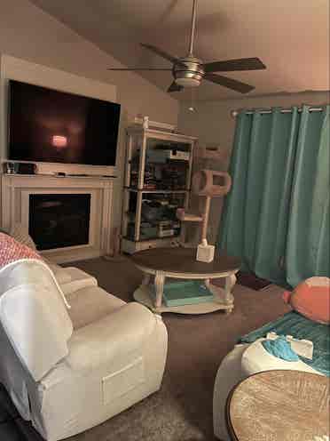 Queen furnished bedroom