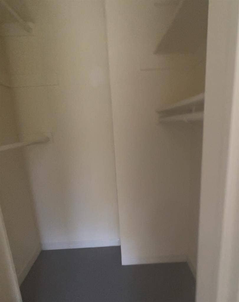 Looking for female roommate