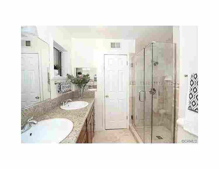 A furnished room to rent in a house
