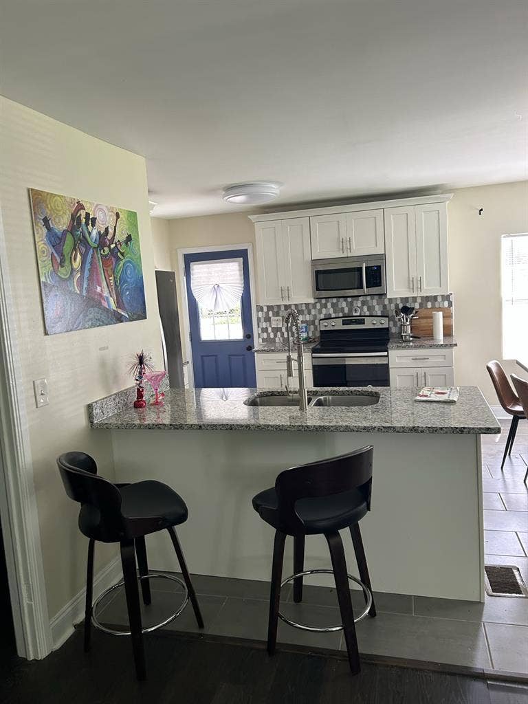 Renovated, super clean ROOM