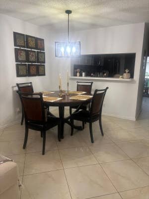 Pretty house in Tamarac to share