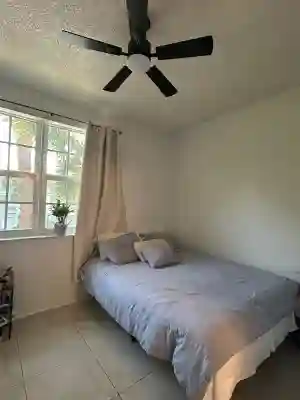 Pretty house in Tamarac to share