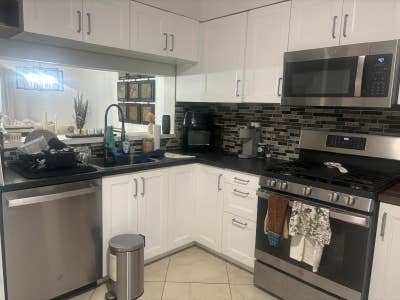 Pretty house in Tamarac to share