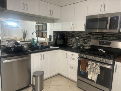 Pretty house in Tamarac to share