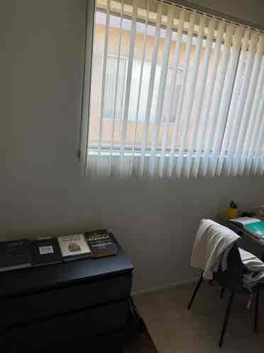 Looking 4 a girl-roomi only Encino