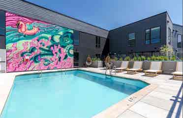 Lease avail: Private room/bathroom