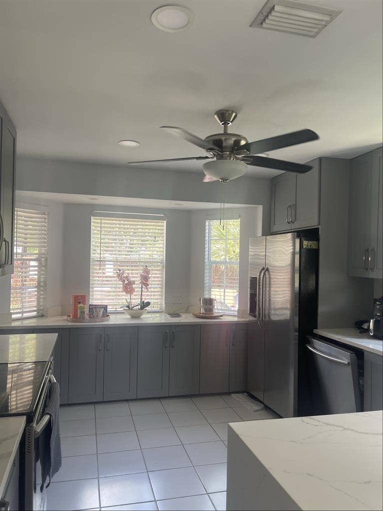 Room for rent in coconut creek