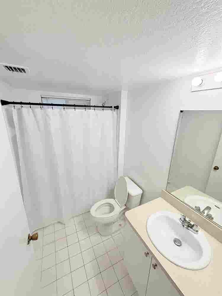 Private Bed & Bathroom