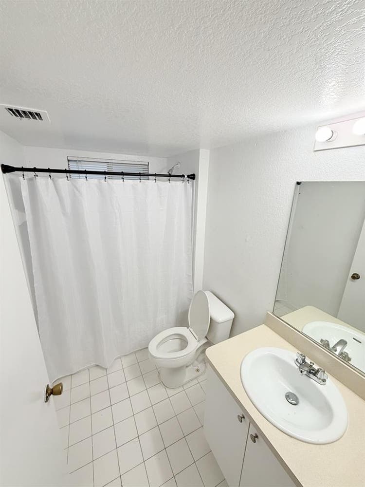 Private Bed & Bathroom