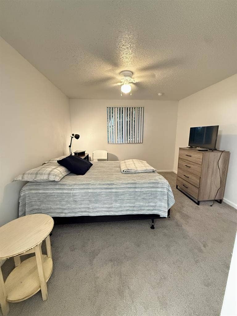 Private Bed & Bathroom
